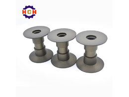 機(jī)械零件加工:機(jī)械零件加工廠(chǎng)發(fā)展都已經(jīng)人工智能化，但國(guó)家希望人智能生產(chǎn)不要走得太快希望同步發(fā)展