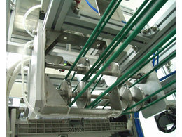 cnc精密機(jī)械加工：龍門式cnc精密機(jī)械加工設(shè)備就用得較為多的設(shè)備，他的通用性很廣