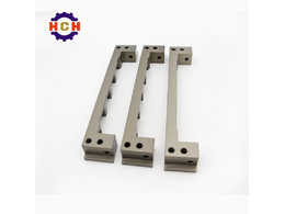 工業(yè)鈑金通過(guò)cnc精密機(jī)械加工后應(yīng)用于各大行工具用途很廣。